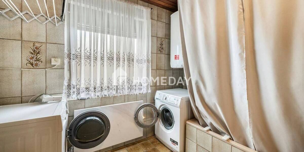 Mehrfamilienhaus, Wohnhaus Schwandorf Krondorf - 8 Zimmer, 191 m&sup2;, 309.000&euro; | Angebot:25677448