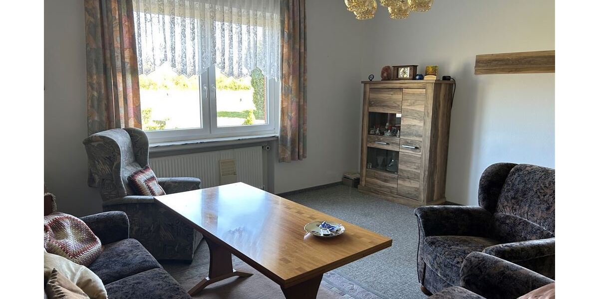 Interessantes Wohnhaus mit 2 Wohnungen, Nebengebäude und Grünland - Einfamilienhaus Stolzenau | Angebot:27142431