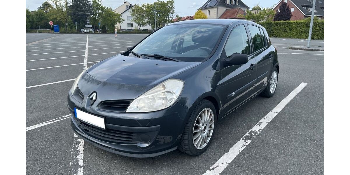 Renault Clio 114.000 km 2.600 &euro; Oelde 59302
