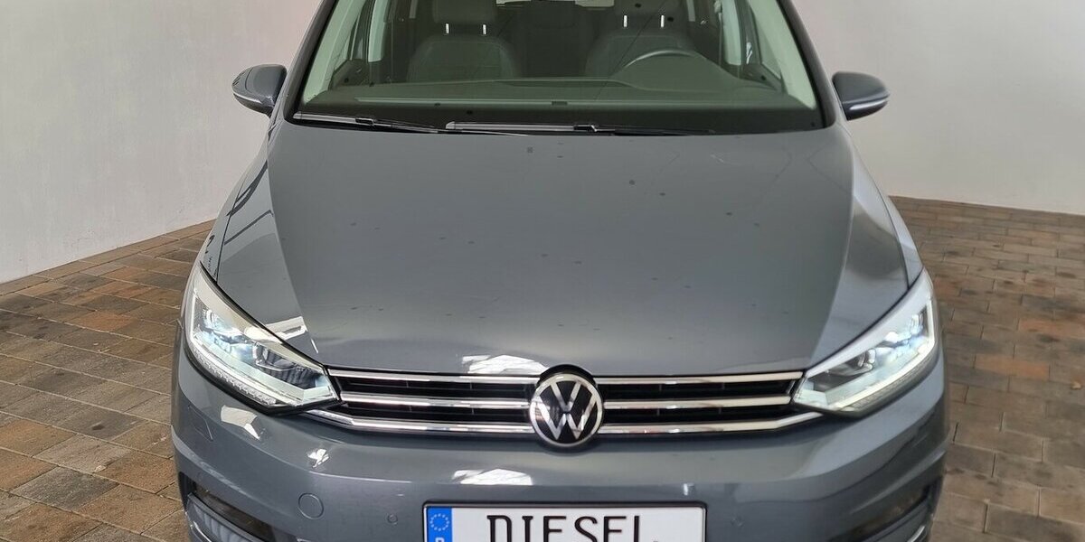 VW Touran Highline BMT LED ACC Nav Panorama 7-Sitze 37.700 km 27.850 &euro; Garrel 49681