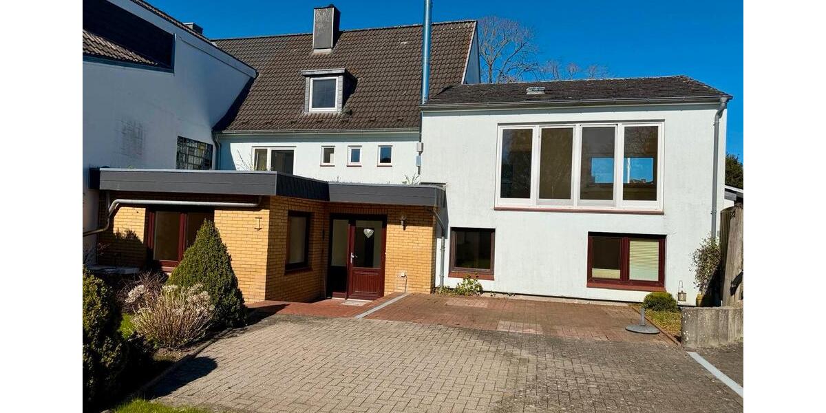 Doppelhaushälfte Sörup - 7.5 Zimmer, 217 m&sup2;, 395.000&euro; | Angebot:26268101