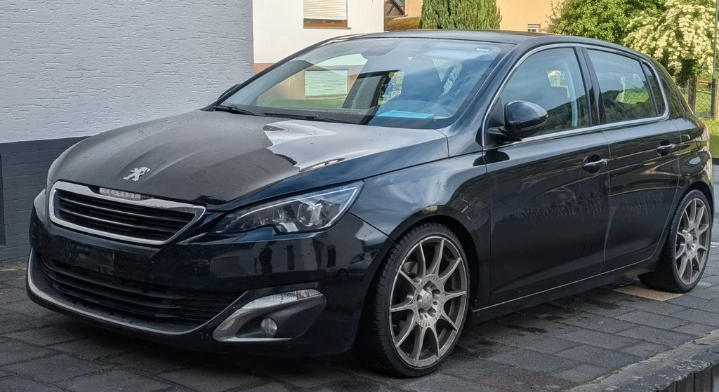 Peugeot 308 107.800 km 7.500 &euro; Kesseling-Staffel 53506