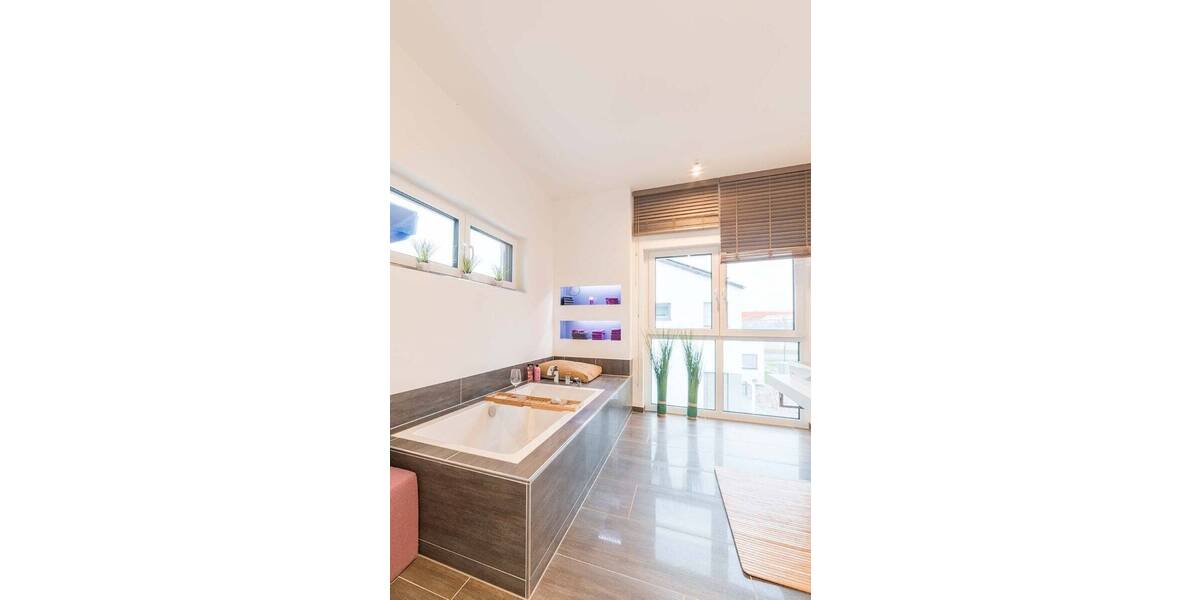 Mehrfamilienhaus, Wohnhaus Großenhain Zschauitz - 6 Zimmer, 196 m&sup2;, 450.119&euro; | Angebot:26141576