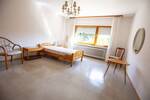 Äußerst gepflegter Bungalow in sehr guter Lage. Aufstockung möglich.
