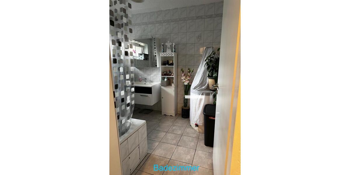 Erdgeschoßwohnung Delmenhorst Bungerhof - 4 Zimmer, 95 m&sup2;, 1.000&euro; | Angebot:24853022