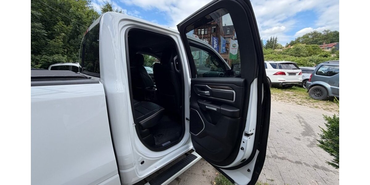 Dodge RAM 1500 5,7 HEMI LARAMIE 113.000 km 32.499 &euro; Rudolstadt 07407