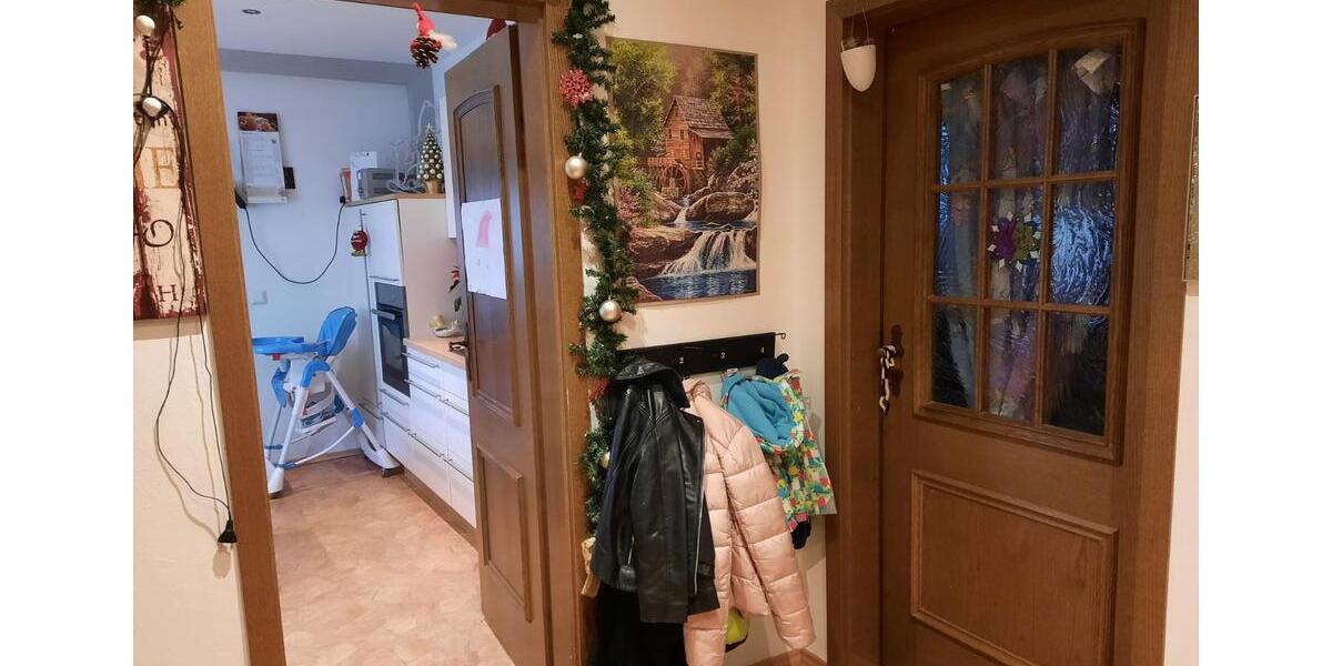 Erdgeschoßwohnung Bad Arolsen - 6 Zimmer, 140 m&sup2;, 1.600&euro; | Angebot:26648470