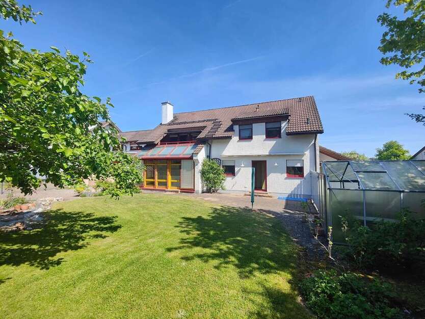 Haus zum Kaufen in Ahorn 460.000 € 281 m²