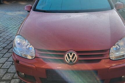 VW Golf 154.300 km 2.690 &euro; Dobel 76336