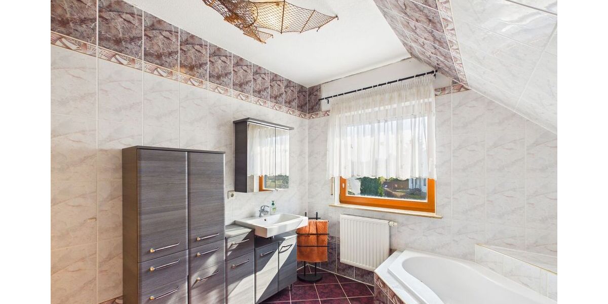 Mehr Raum als erwartet: Einfamilienhaus mit praktischer Raumstruktur, Doppelgarage, Carport und Pool - Einfamilienhaus Grünheide (Mark) | Angebot:26020268