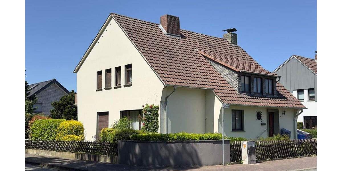 Einfamilienhaus Erwitte - 7 Zimmer, 170 m&sup2;, 290.000&euro; | Angebot:25769960
