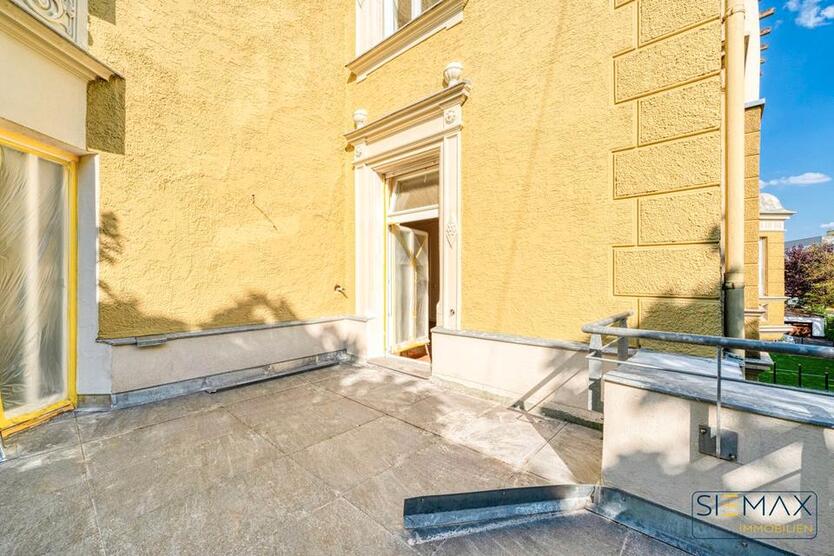 ***Zeitlose Eleganz trifft modernen Wohnkomfort*** 8 Zimmer Wohnung in Augsburg zimmer