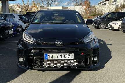 Toyota Yaris 15.000 km 35.900 € Nürnberg 90408