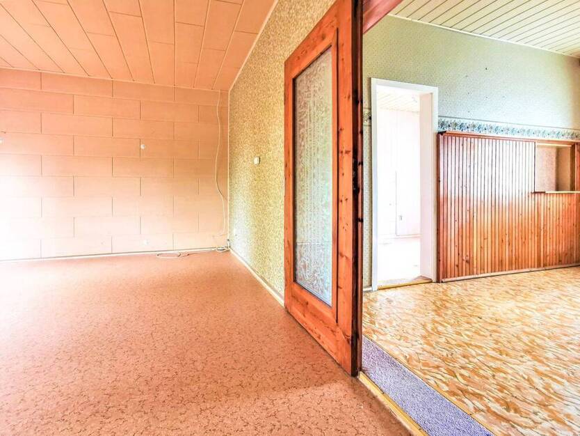 Einfamilienhaus + Nebenhaus | Werkstatt Lager Praxis Büro FeWo | Parkplätze | Solarthermie!
