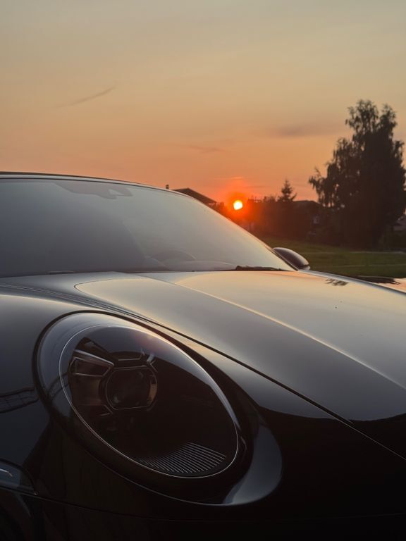 992