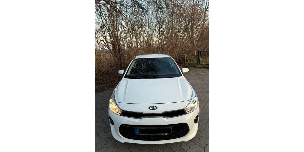 Kia Rio 93.000 km 8.400 &euro; Bad Segeberg 23795