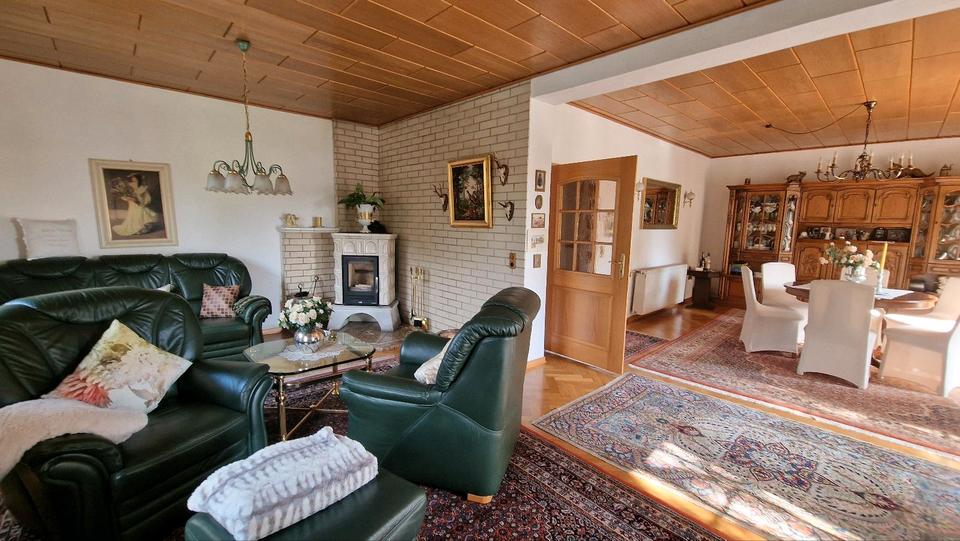 Einfamilienhaus Holzminden - 12 Zimmer, 320 m&sup2;, 2.000&euro; | Angebot:26037589