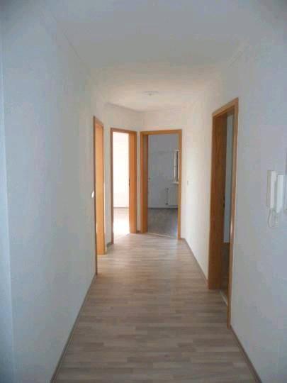 Dachgeschoßwohnung Werdau - 3 Zimmer, 76 m&sup2;, 707&euro; | Angebot:26350221
