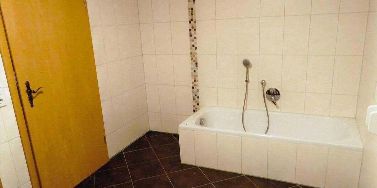 Etagenwohnung Grabfeld Jüchsen - 1 Zimmer, 237 m&sup2;, 48.000&euro; | Angebot:19305444