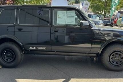 Lada Niva 44.000 km 15.500 &euro; Oberzent-Gammelsbach 64760