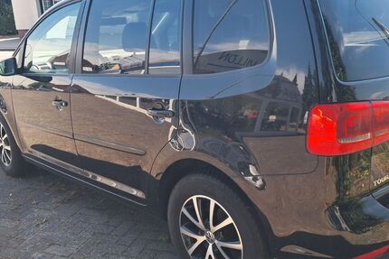 VW Touran 209.119 km 4.900 &euro; Versmold 33775