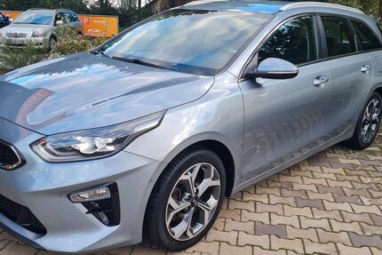 Kia ceed Sportswagon 77.800 km 16.300 € Bautzen 02625