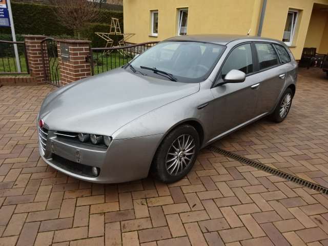 Alfa Romeo 159 457.000 km 999 &euro; Luckaitztal (OT Buchwäldchen) 03229