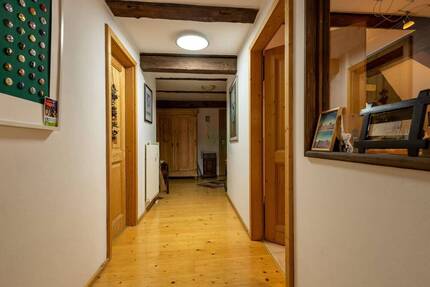 Galerie-Wohnung mit historischem Altbauflair