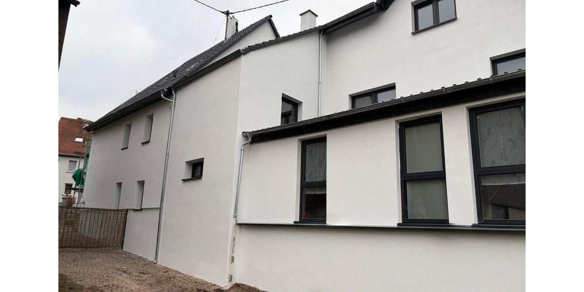 Neu sanierte 3-ZKB-Wohnung mit Stellplatz & EBK –sofort verfügbar 3 zimmer