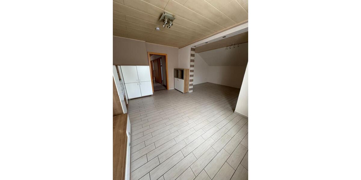 Dachgeschoßwohnung Hagen Hagen-Nord - 5 Zimmer, 120 m&sup2;, 900&euro; | Angebot:25146288