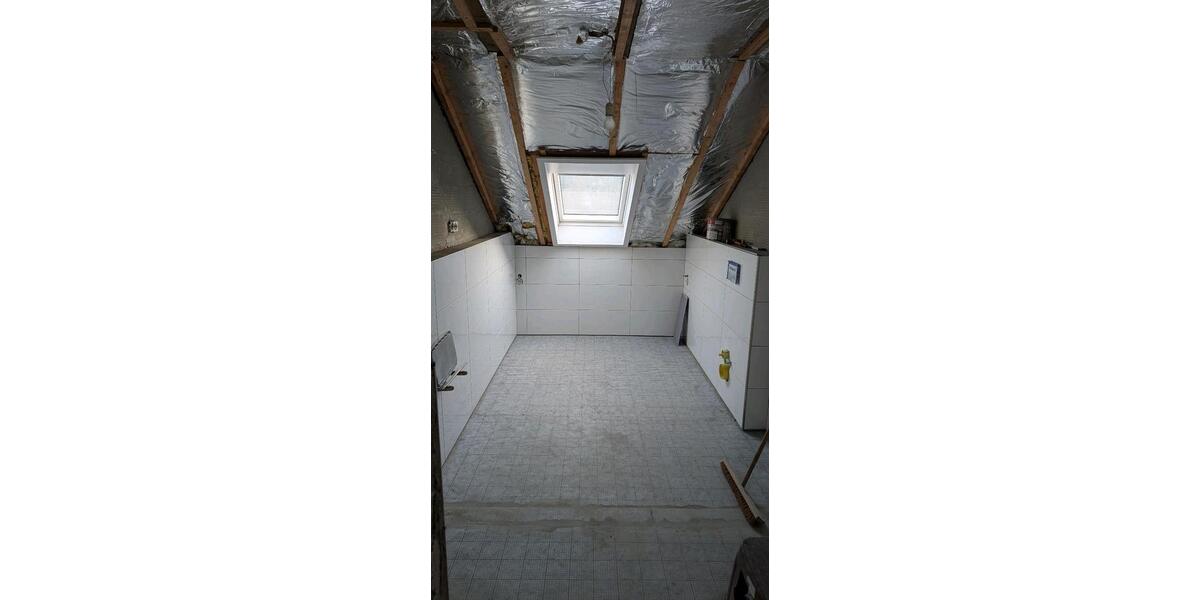 Dachgeschoßwohnung Stutensee - 3 Zimmer, 78 m&sup2;, 920&euro; | Angebot:25942998