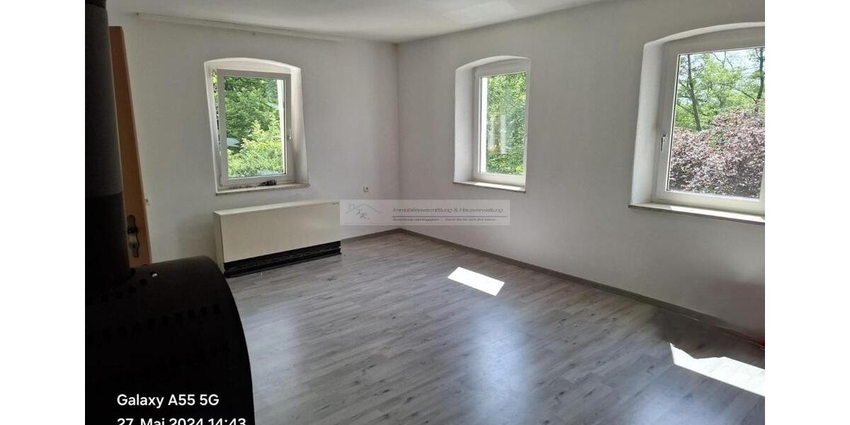 Einfamilienhaus Schirnding - 7 Zimmer, 220 m&sup2;, 1.300&euro; | Angebot:26544388