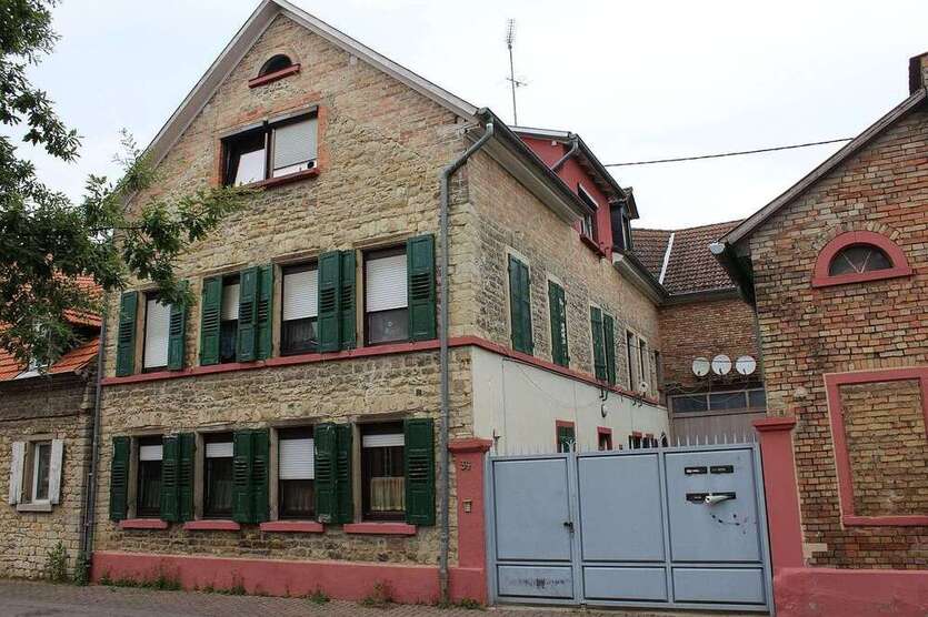 Haus zum Kaufen in Guntersblum 259.000 € 237 m²