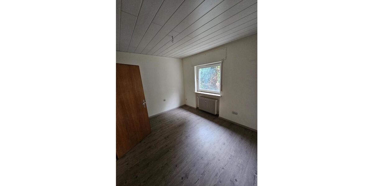 Erdgeschoßwohnung Dillenburg - 4 Zimmer, 100 m&sup2;, 950&euro; | Angebot:26267007