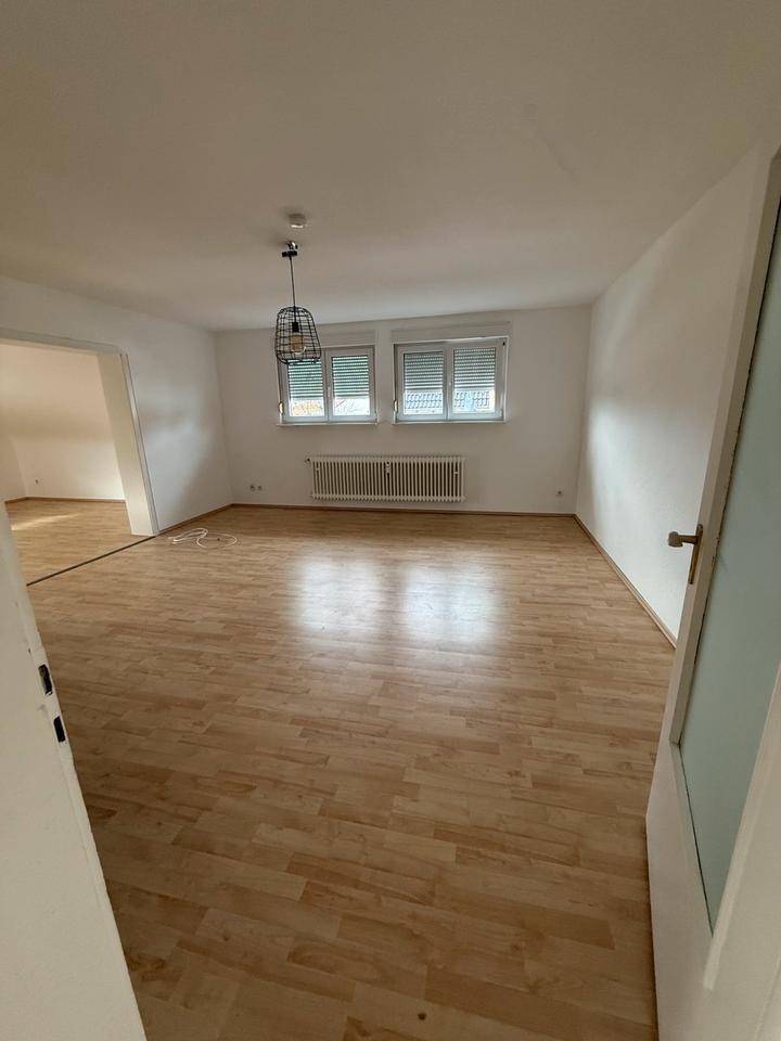 4 Zi Wohnung mit Klima und neuer Küche zimmer