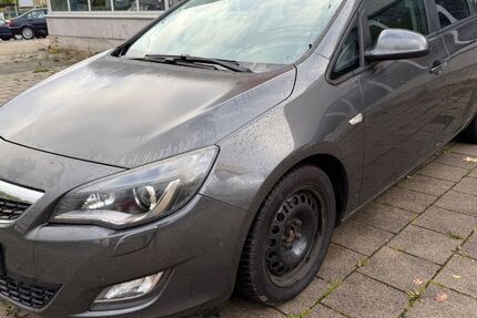 Opel Astra 188.000 km 2.690 € Bad Dürrheim 78073