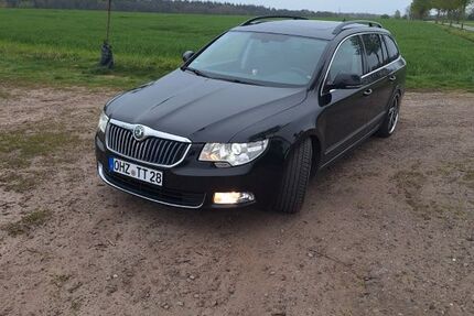 Skoda Superb 154.000 km 10.000 &euro; Vollersode 27729