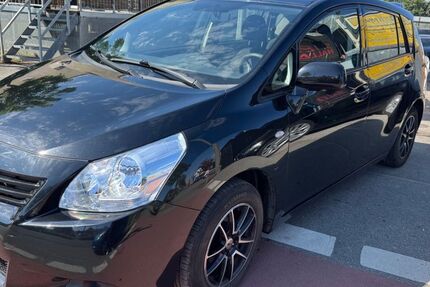 Toyota Verso 231.000 km 4.450 € Fürth 90763