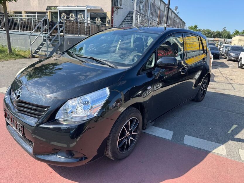 Toyota Verso 231.000 km 4.450 € Fürth 90763