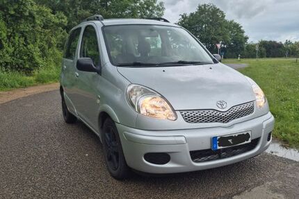 Toyota Yaris 158.000 km 4.699 &euro; Swisttal odendorf 53913