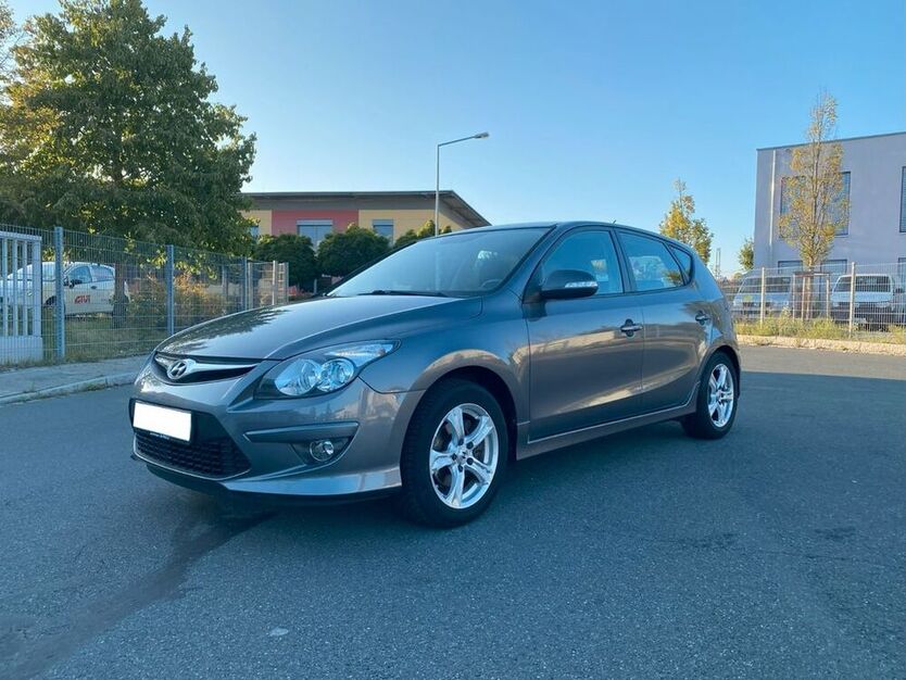 i30