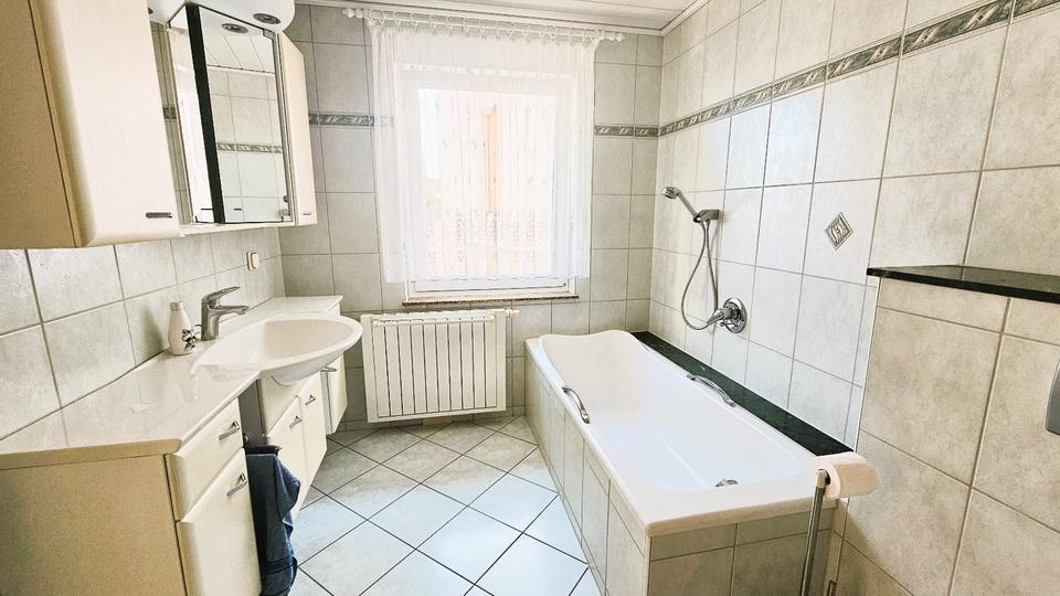 Einfamilienhaus Gräfenhainichen - 7 Zimmer, 145 m&sup2;, 210.000&euro; | Angebot:26886539