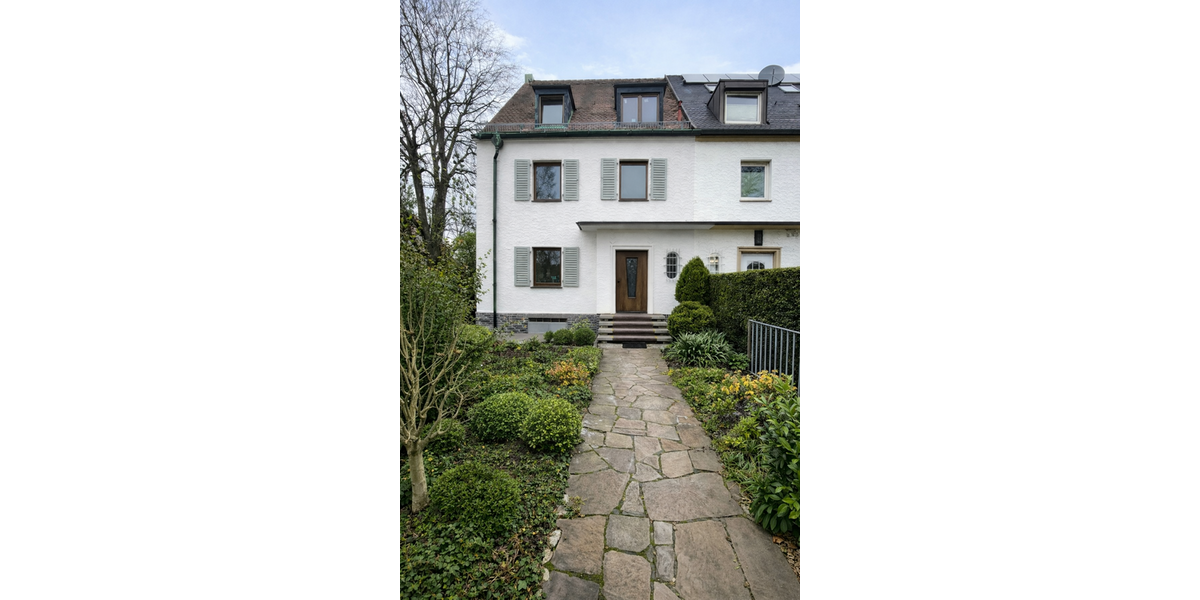 Einfamilienhaus Nürnberg Herrnhütte - 7 Zimmer, 196 m&sup2;, 2.750&euro; | Angebot:26196365