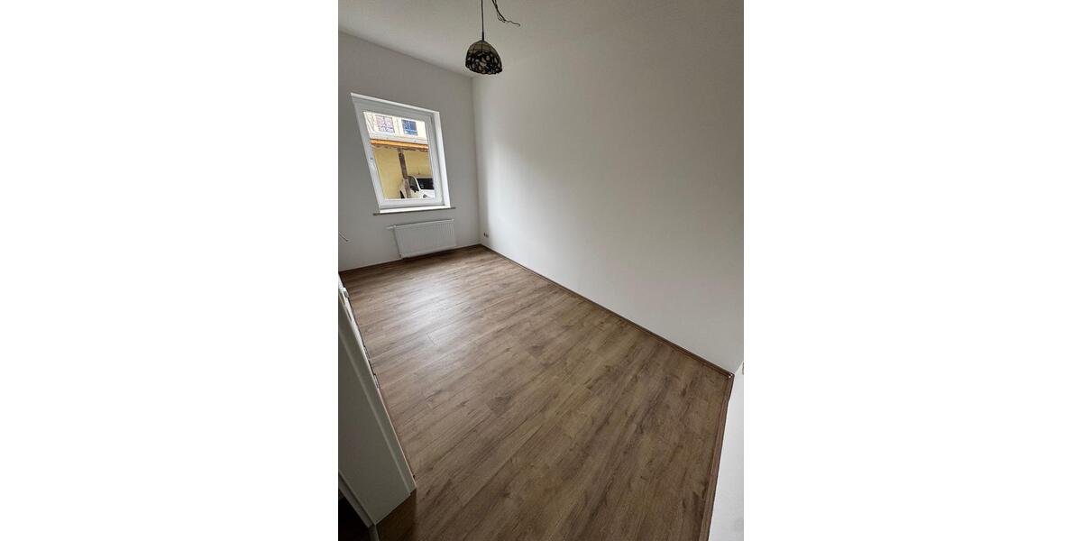 Etagenwohnung Crimmitschau - 3 Zimmer, 70 m&sup2;, 420&euro; | Angebot:26297235