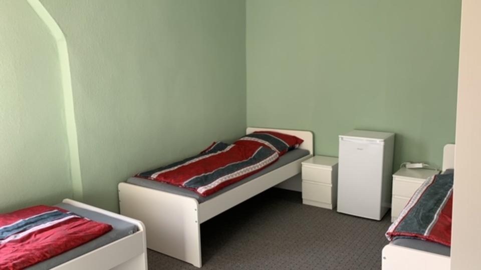 Vermiete möblierte Wohnung mit 10 Betten + 4ZKBBB + Parkplatz in 55234 Eppelsheim bei Alzey 4 zimmer