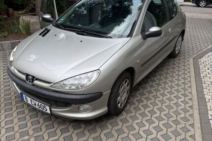 Peugeot 206 58.200 km 1.950 &euro; Berlin 13053