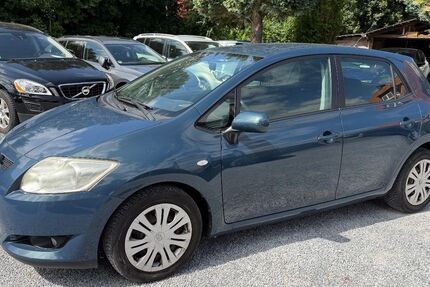 Toyota Auris 149.000 km 2.499 &euro; Detmold 32758