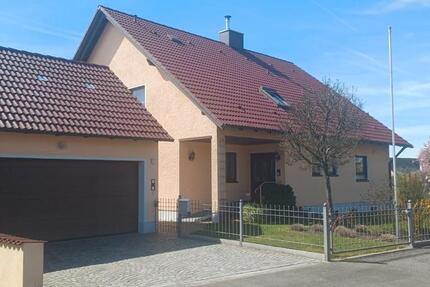 Haus Hirschaid - 7 Zimmer, 176 m&sup2;, 750.000&euro; | Angebot:26959536