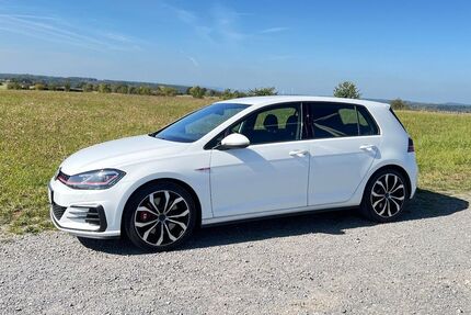 VW Golf 52.000 km 22.500 &euro; Höxter 37671