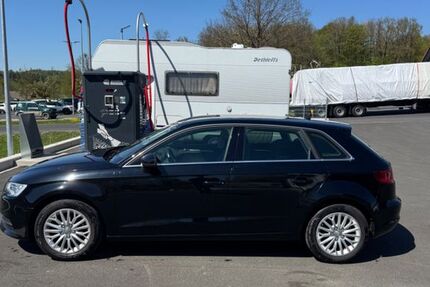 Audi A3 216.000 km 9.300 &euro; Zeitlofs 97799